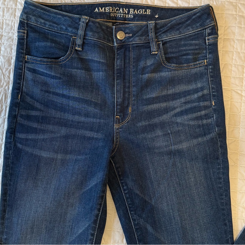 American Eagle
Super High Rise Jeggings
Size 6 regular
